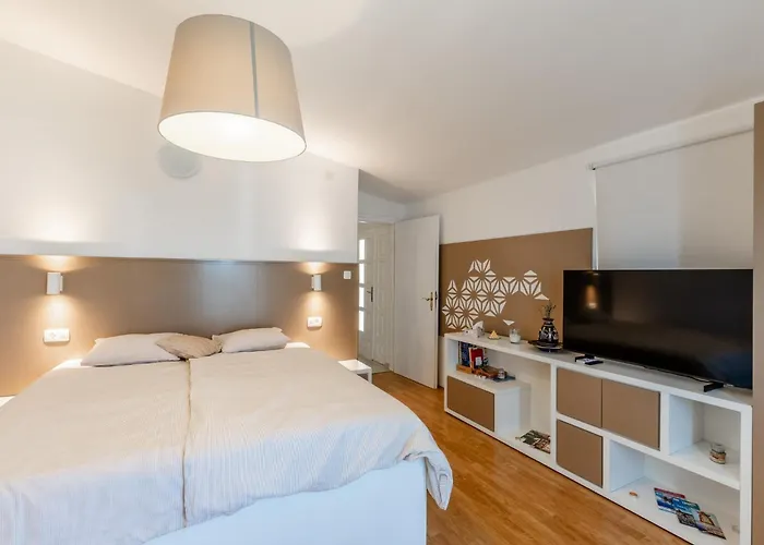 Апартаменты Siranovic *